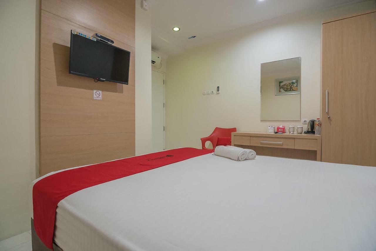 Reddoorz Near Mt Haryono Semarang Hotel Exterior photo