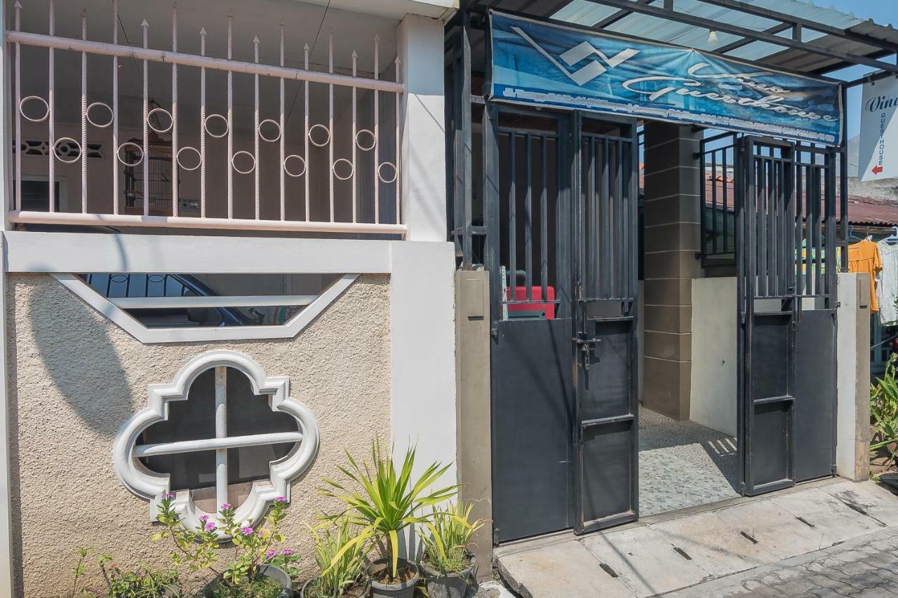 Reddoorz Near Mt Haryono Semarang Hotel Exterior photo